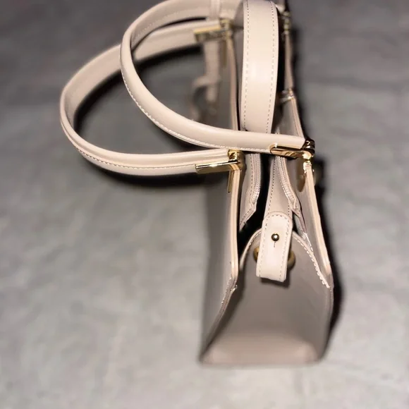 Cream Handbag - Picture 3 of 4